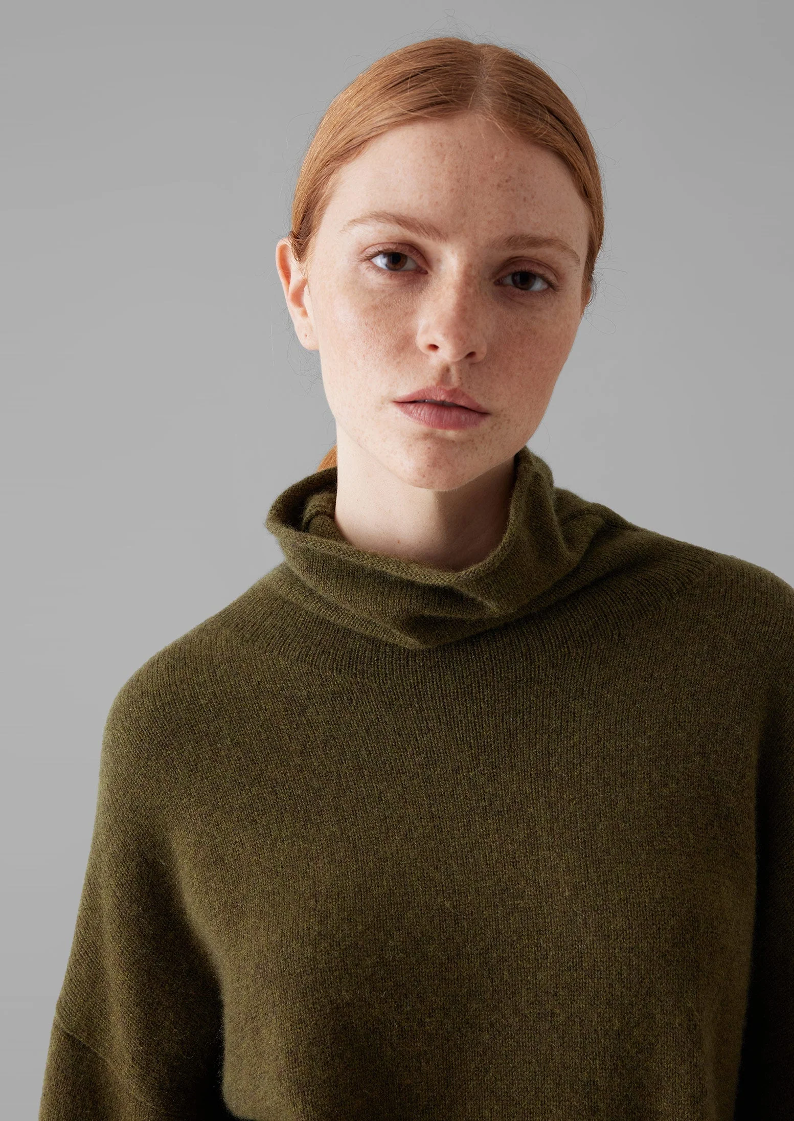 Roll Neck Wool Cashmere Sweater | Olive - Image 3